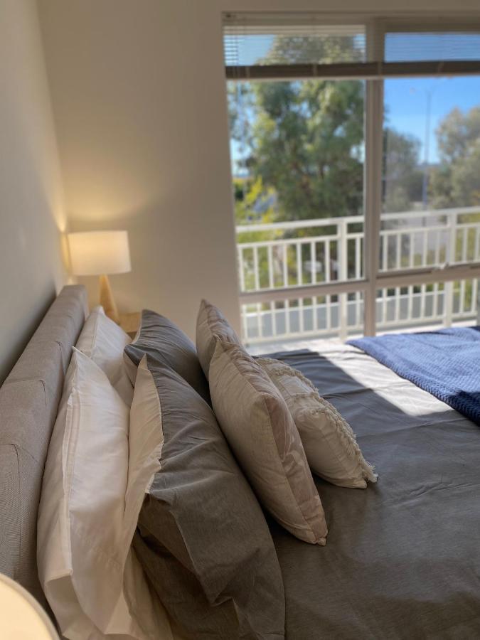Modern Luxury 1 Bedroom Apartment - Walk To The Shops! Free Wifi Clarkson Exterior foto