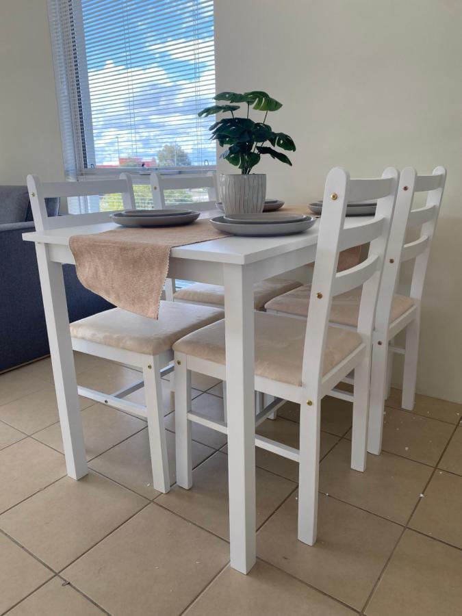 Modern Luxury 1 Bedroom Apartment - Walk To The Shops! Free Wifi Clarkson Exterior foto